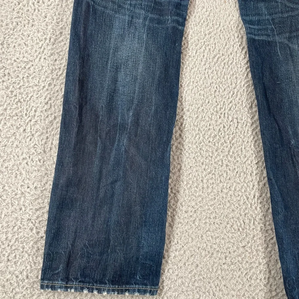True Religion Men's Geno Flap SE Jeans Denim Blue Wash Size 34 Relax Slim Distre